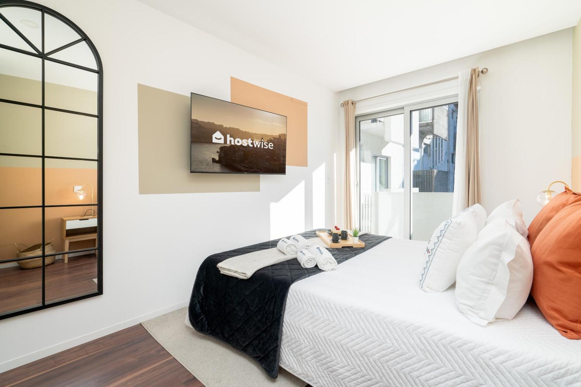 Apartamento Host Wise - Restful Minimalist Flat - Balcony